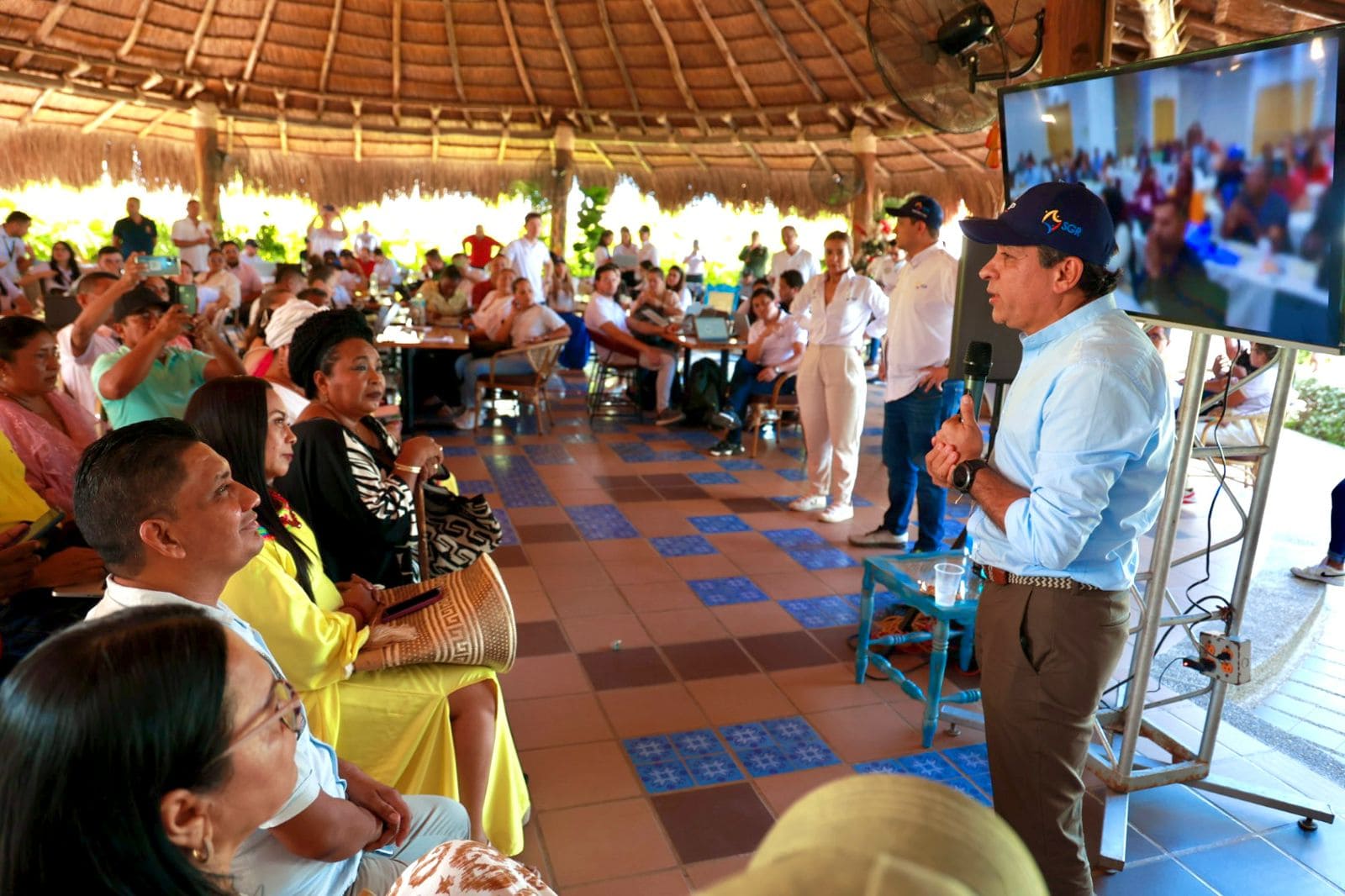 Director del DNP Alexander López, junto al equipo de SGR asisten a la estrategia Llegada al  Territorio en la Guajira