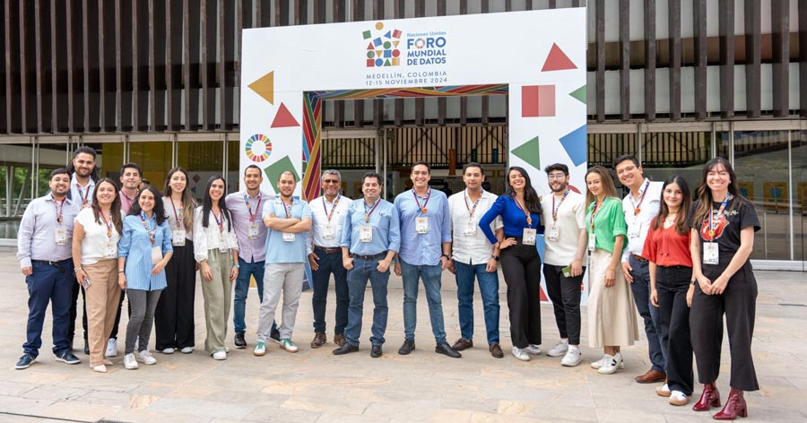 Equipo DNP que asistió al Foro mundial de datos