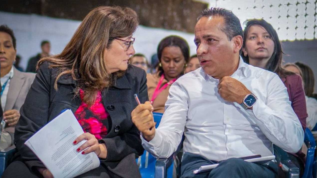 Ministra de Justicia y del Derecho, Ángela María Buitrago Ruiz, y Director del DNP, Alexander López.