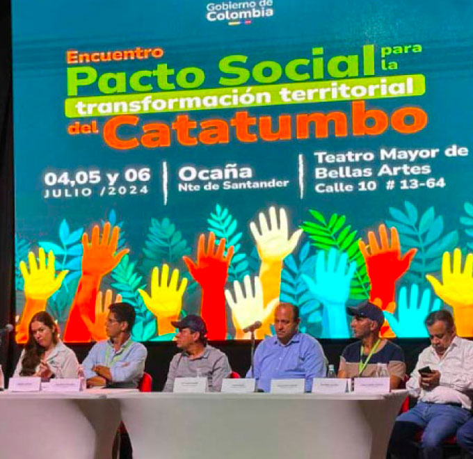 Mesa de trabajo con todos los representantes del encuentro Pacto Social del Catatumbo